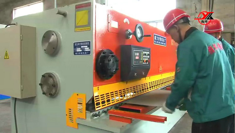 模板剪板車(chē)間